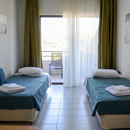 Ivory Hotel Theológos 外观 照片