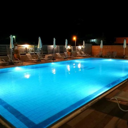 Ivory Hotel Theológos 外观 照片