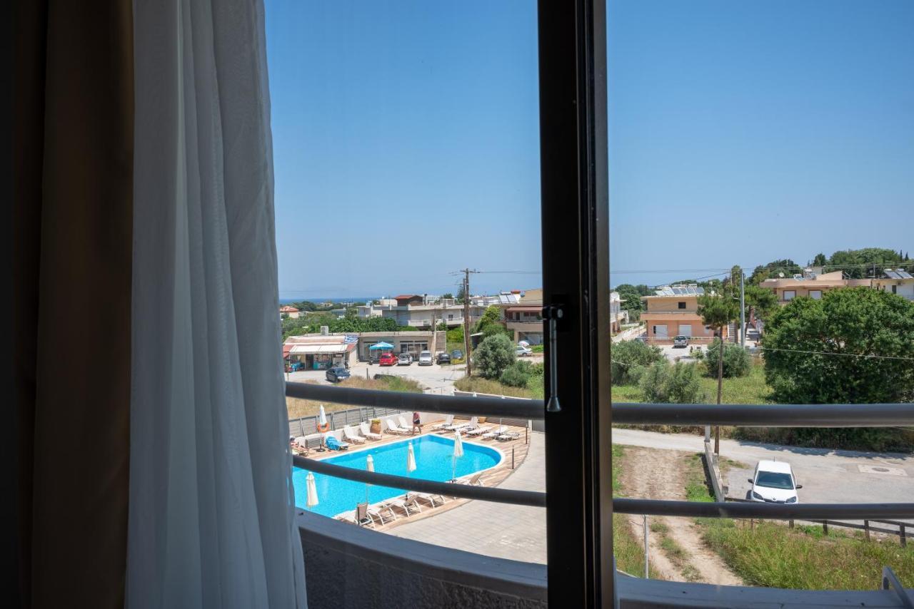Ivory Hotel Theológos 外观 照片