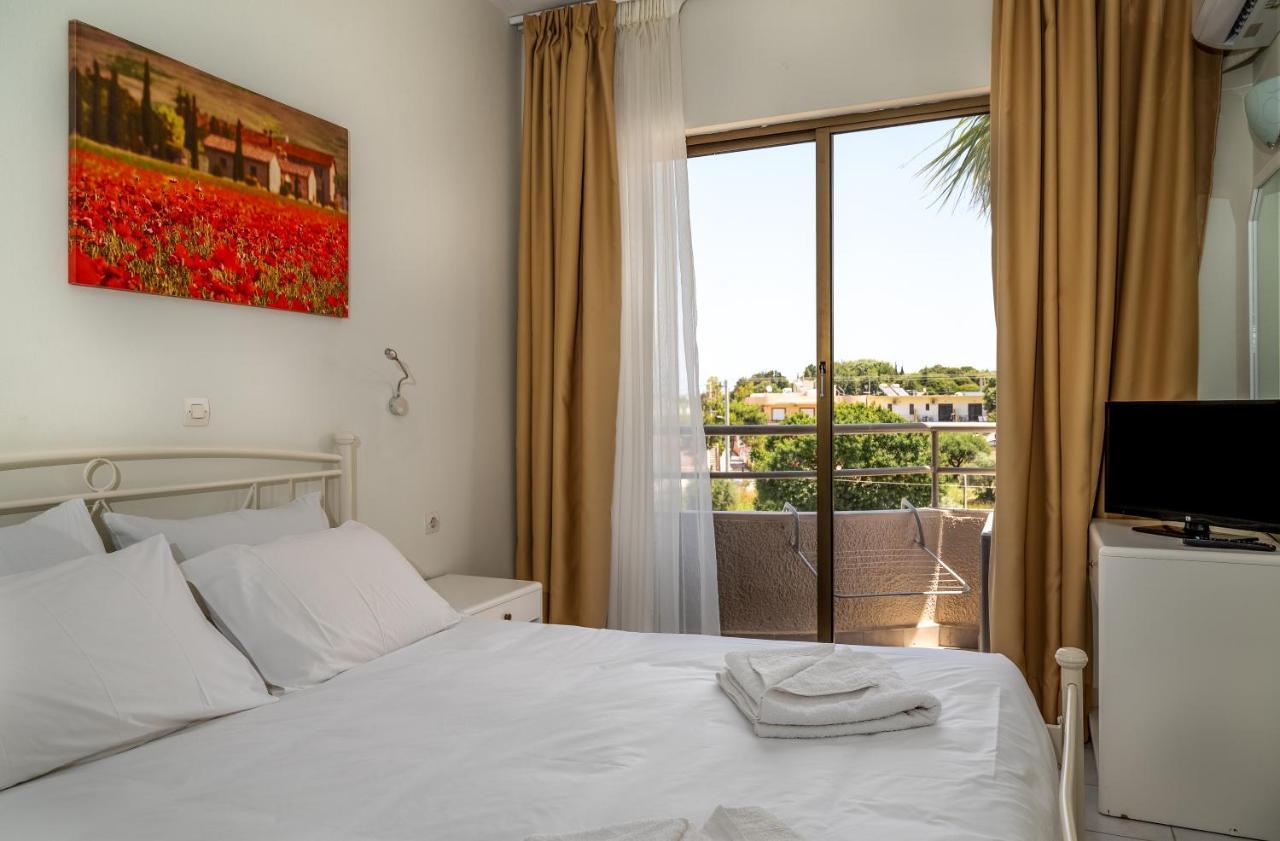 Ivory Hotel Theológos 外观 照片