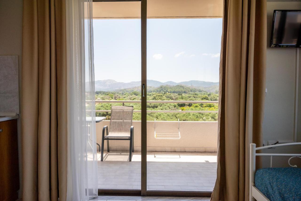 Ivory Hotel Theológos 外观 照片