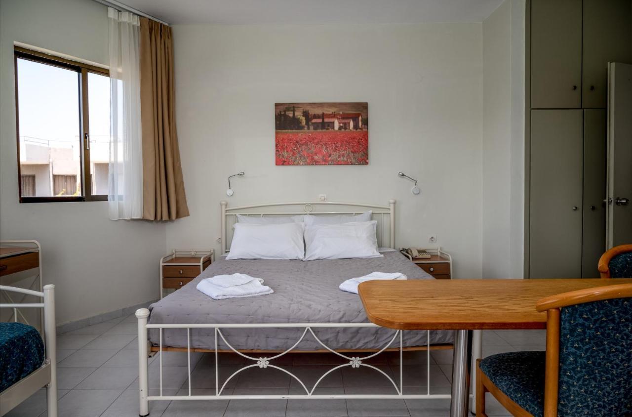 Ivory Hotel Theológos 外观 照片
