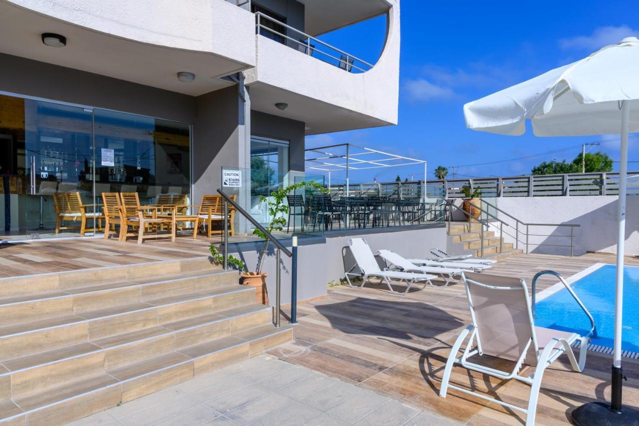 Ivory Hotel Theológos 外观 照片
