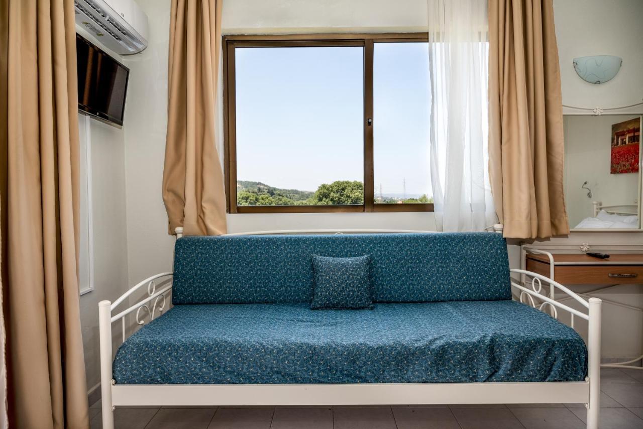Ivory Hotel Theológos 外观 照片