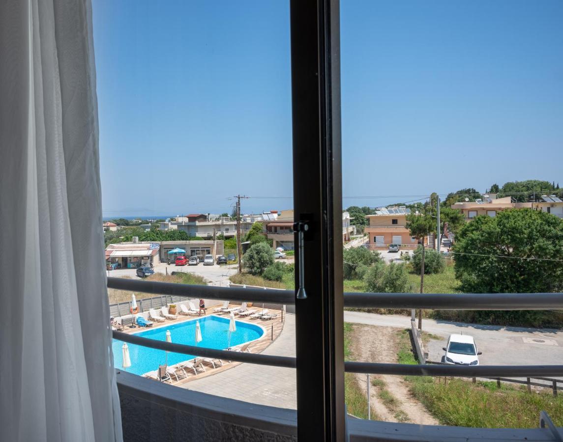 Ivory Hotel Theológos 外观 照片